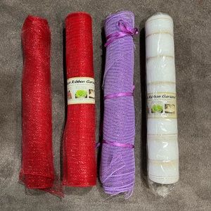 🌸 5 for $20 Sale🌸 4 Rolls of mesh ribbon garland 2 new/2 a little used.